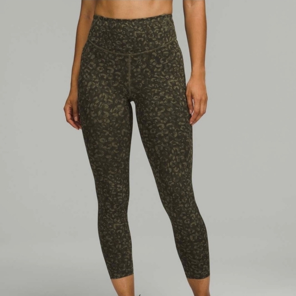 LuluLemon Base Pace High-Rise Tight Soft Leggings Green/Olive Multi Camo Size 12